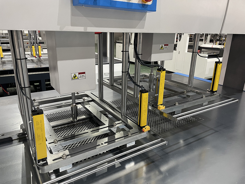 Automatic Label/Tags/Hangtags/Cosmetic/Coffee/Wine/Cigarette/Medicine/Carton Box/Paper Cup Waste Stripping Blanking Stripper Machine After Die Cutting