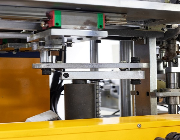 2023 Small Business for Paper Cup Making Machine Lf-110