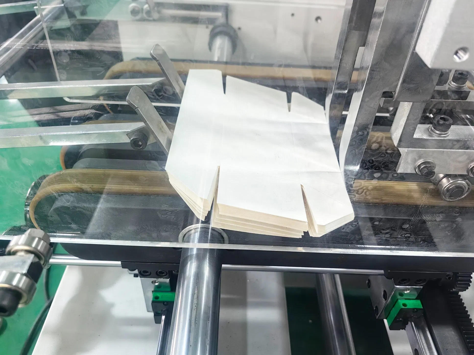 Disposable Auto Food Grade Paper Take Away Fast Food Container Lunch Box Forming Making Machine Fried Chicken Burger Box Machine