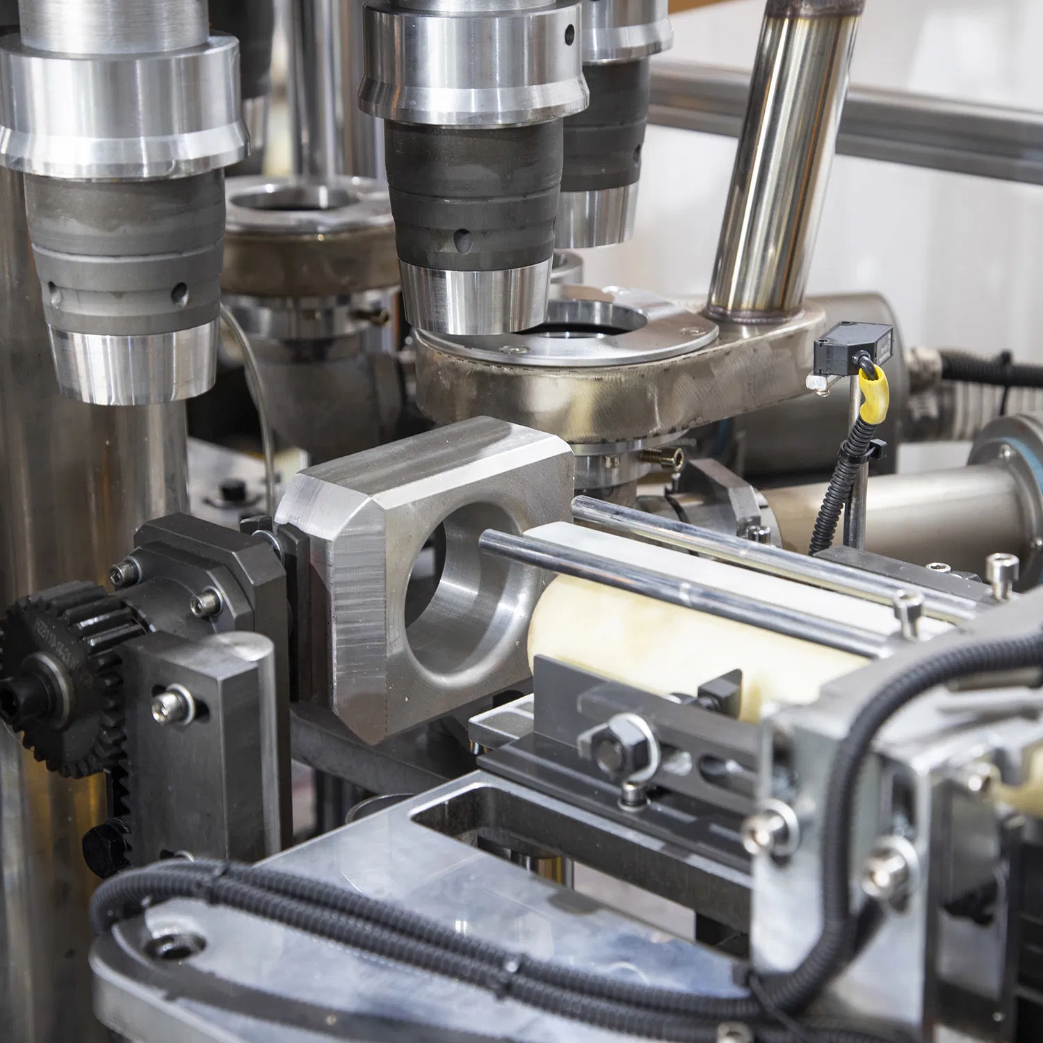 Paper Cup Handle Machine for Coffee Cup by Toppro