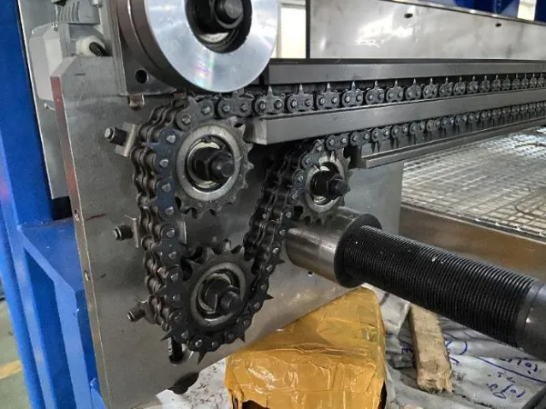 Sheet delivering chain track