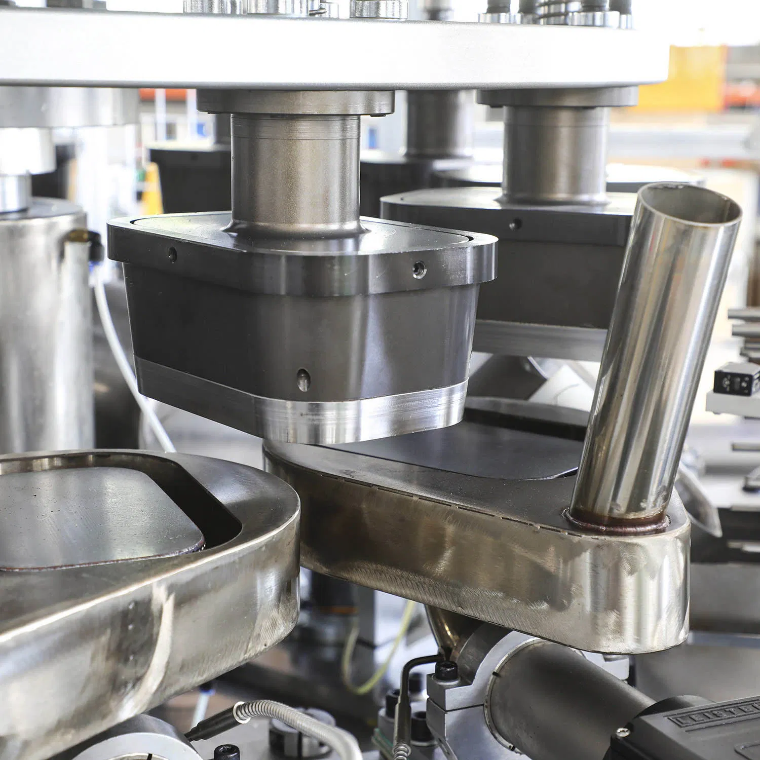 Ruida Automatic High Speed Square and Rectangular Kraft Paper Bowl Making Machine