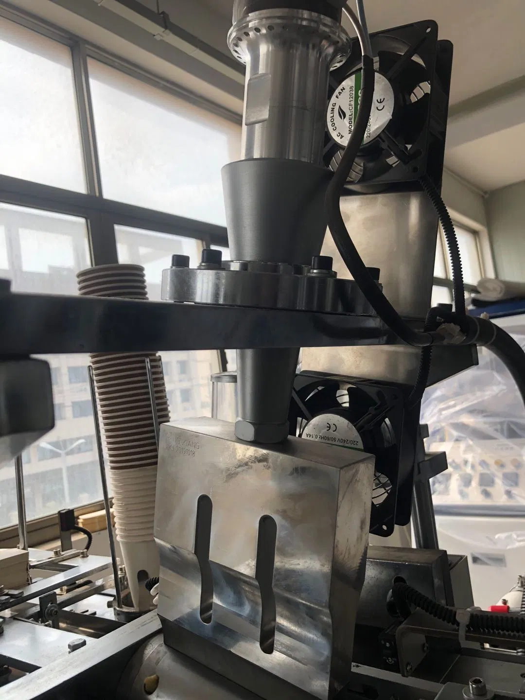 High-Speed Yongbo Yb12 Paper Cup Making Machine at Competitive Prices