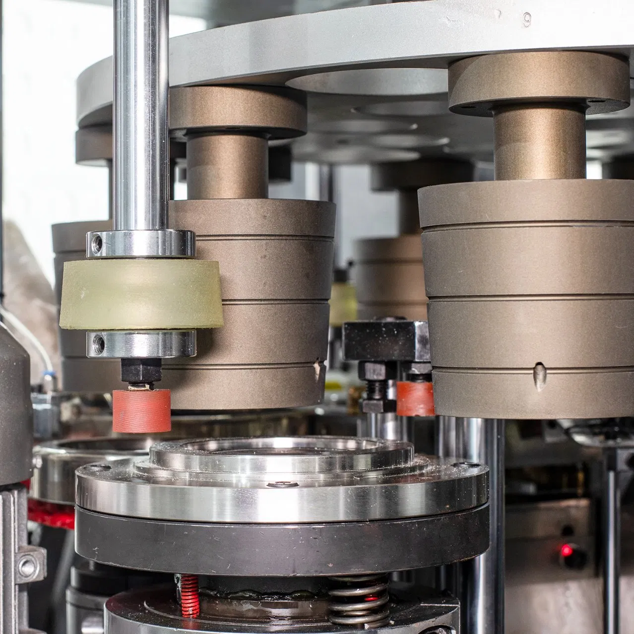 Manufacturer Salad Recyclable 750ml Kraft Disposable Paper Bowl Container Custom Logo Disposable Printing Round Kraft Paper Bowl Making Machine