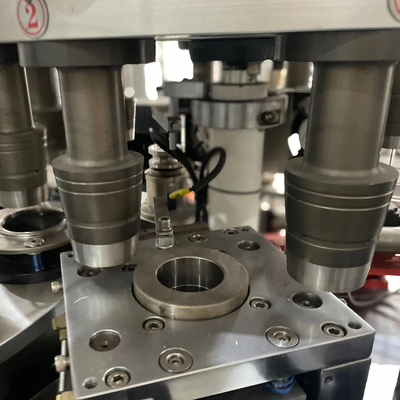 Full Servo Paper Cup Machine Xsl-16s High Speed