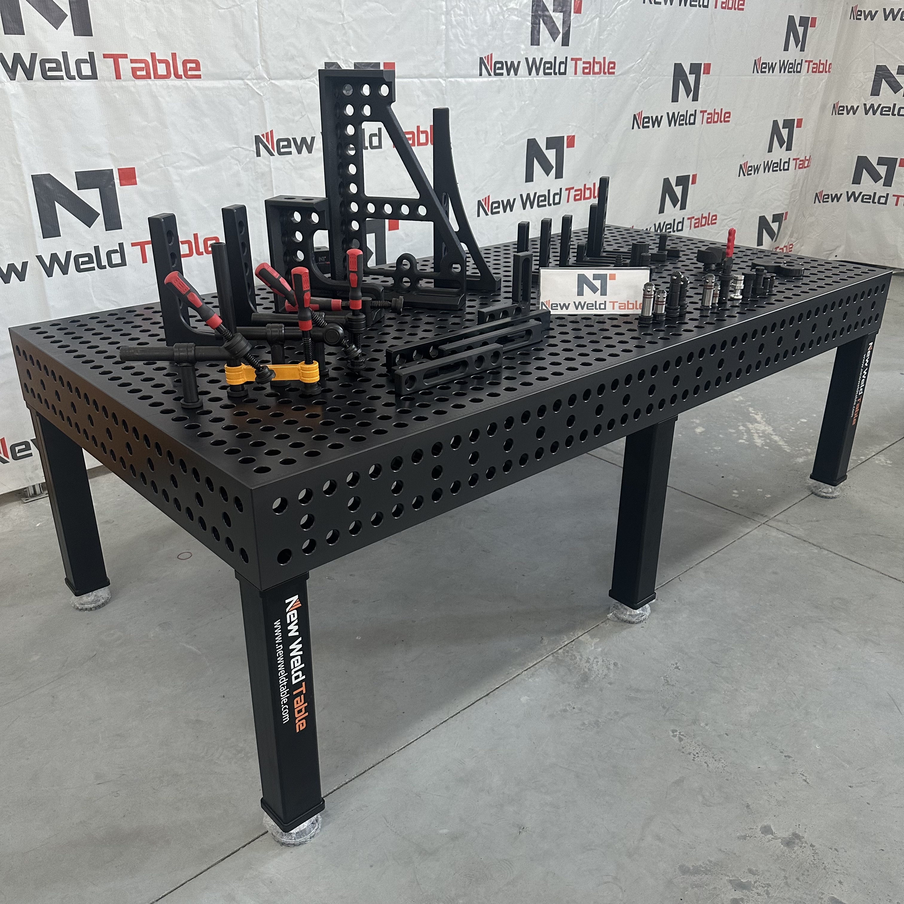 D16/D28 Modular 3D Welding Table Heavy Duty S355 Nitrided Steel CNC Machined Anti-Spatter Welding Workbench For Fabrication