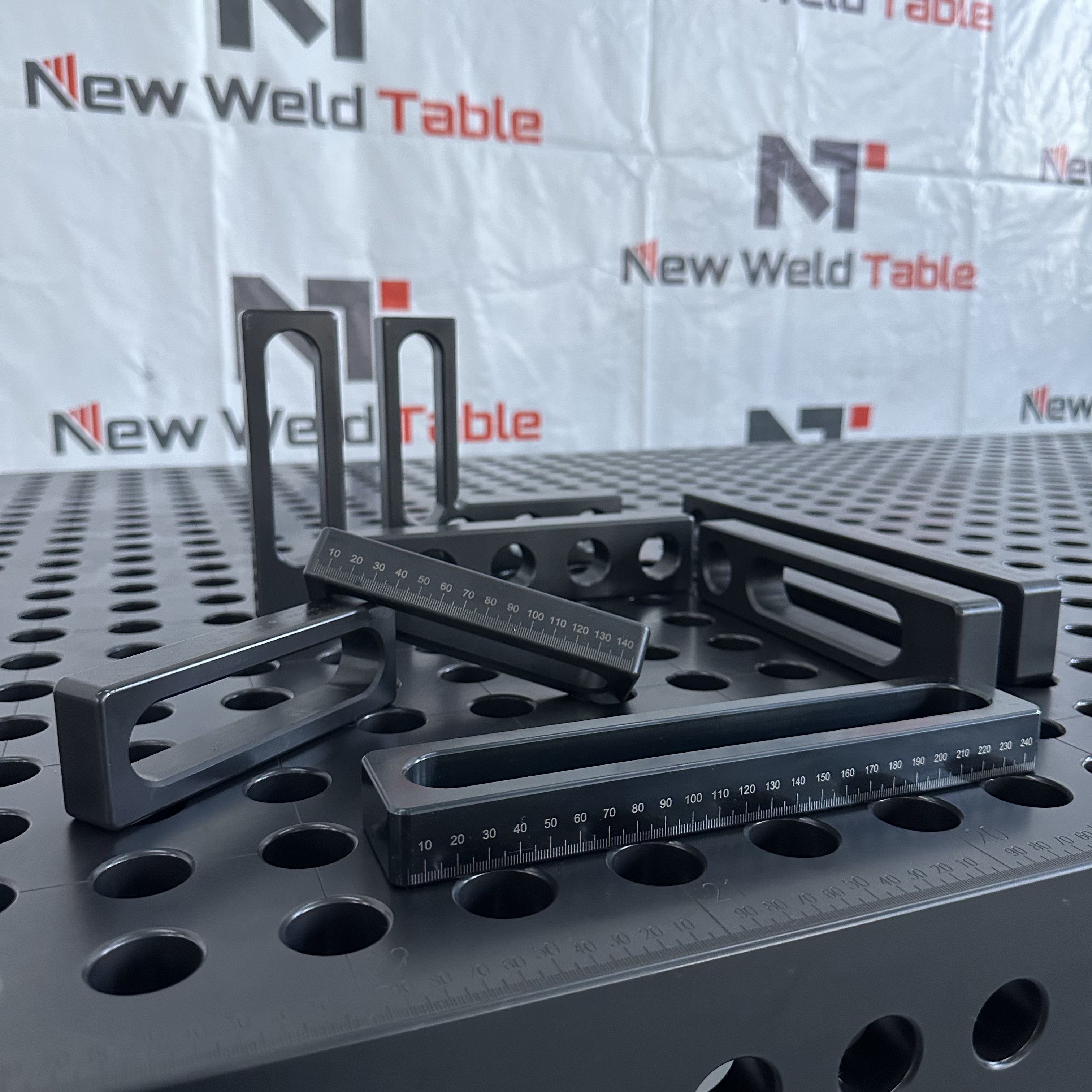 D16/D28 Modular 3D Welding Table Heavy Duty S355 Nitrided Steel CNC Machined Anti-Spatter Welding Workbench For Fabrication