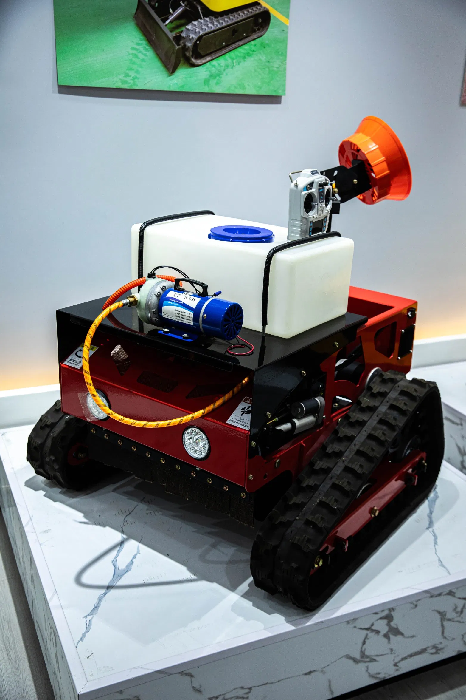 Eco-Friendly All-in-One Mowing and Spraying Machine for Efficient Lawn Care
