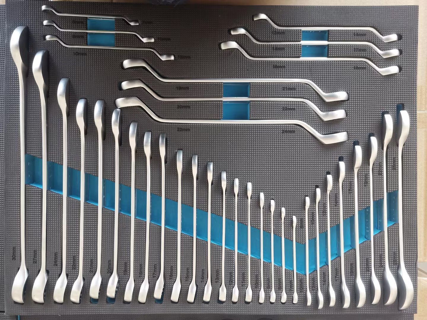 273PCS Auto Repair CR-V Tool Sets Filled in EVA Foam Trays for Garage Workshop Professional Hand Tools Kit