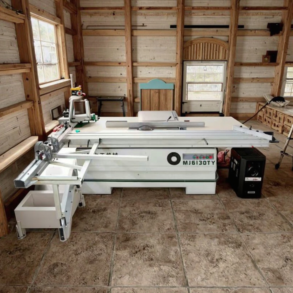 JINHAI 4kW 380V Sliding Table 45 Degree Precision Panel Saw For MDF Production With PLC Control