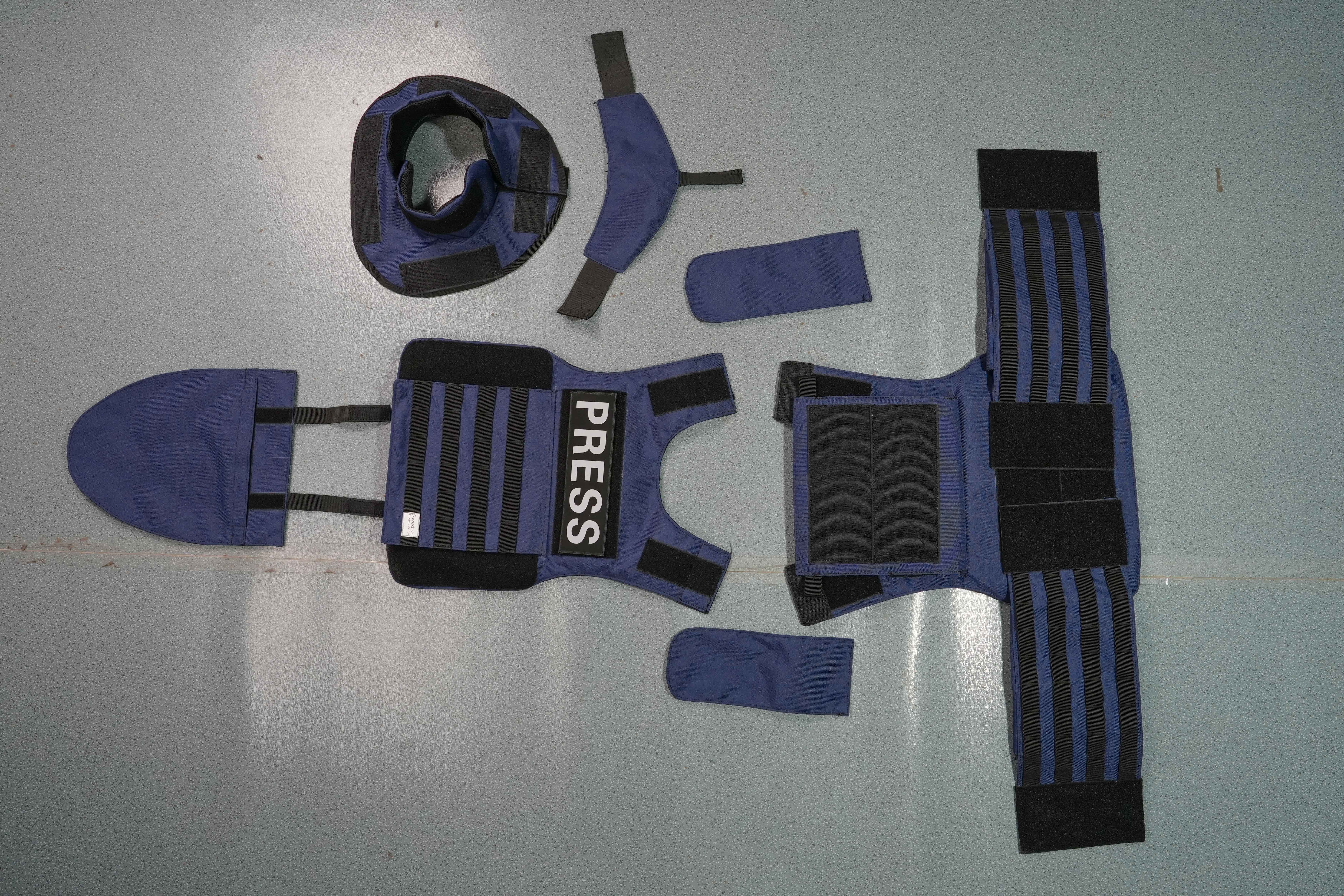 H Win Armor Full Body Safety Vest Protective Tactical Plate Carrier Gear with PE Soft Panel