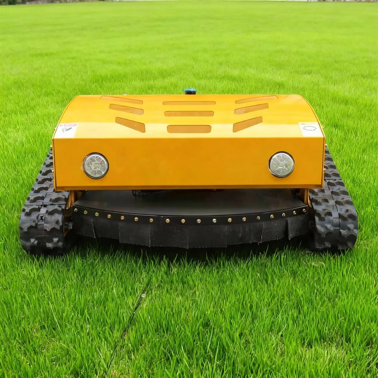 Versatile Sh-800b Lawn Care Machine Suitable for Parks Gardens and Sports Fields with Demanding Grass Conditions