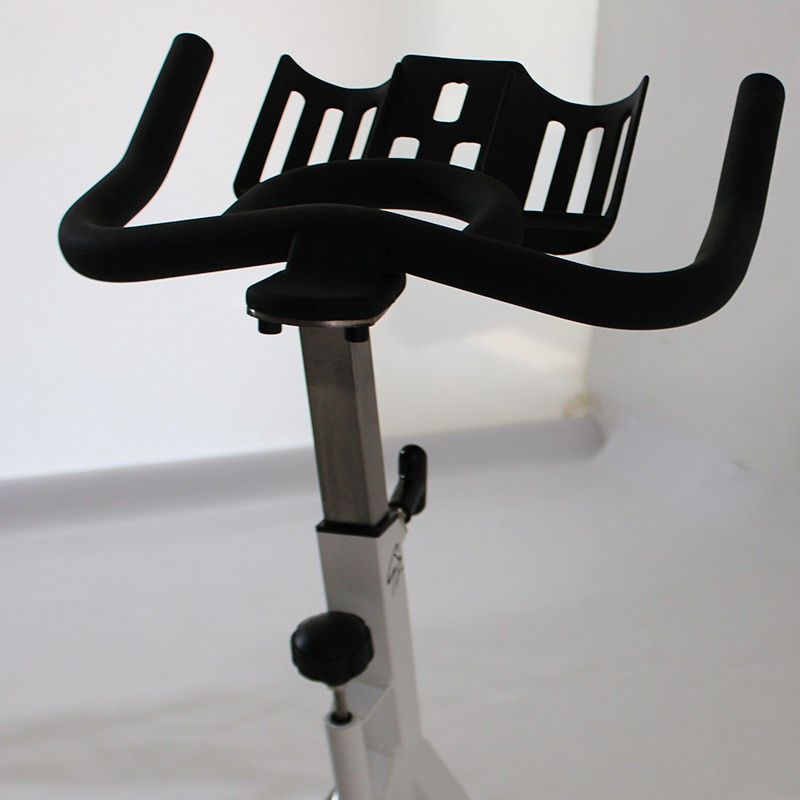 Hot Selling Exercise Spinning Bike Gym Fitness Equipment for Commercial Cardio Training