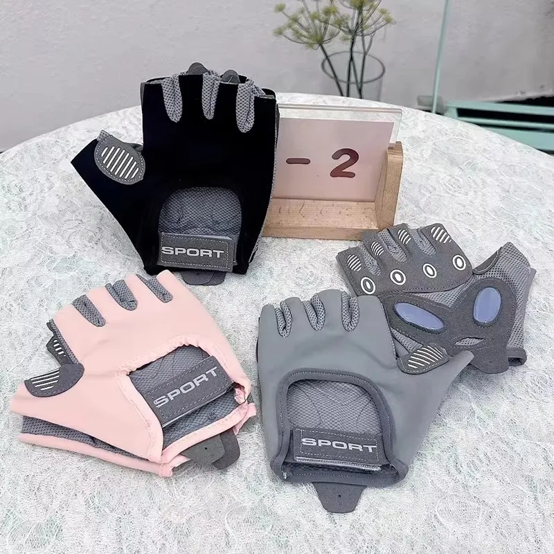 Sports Gloves View 1