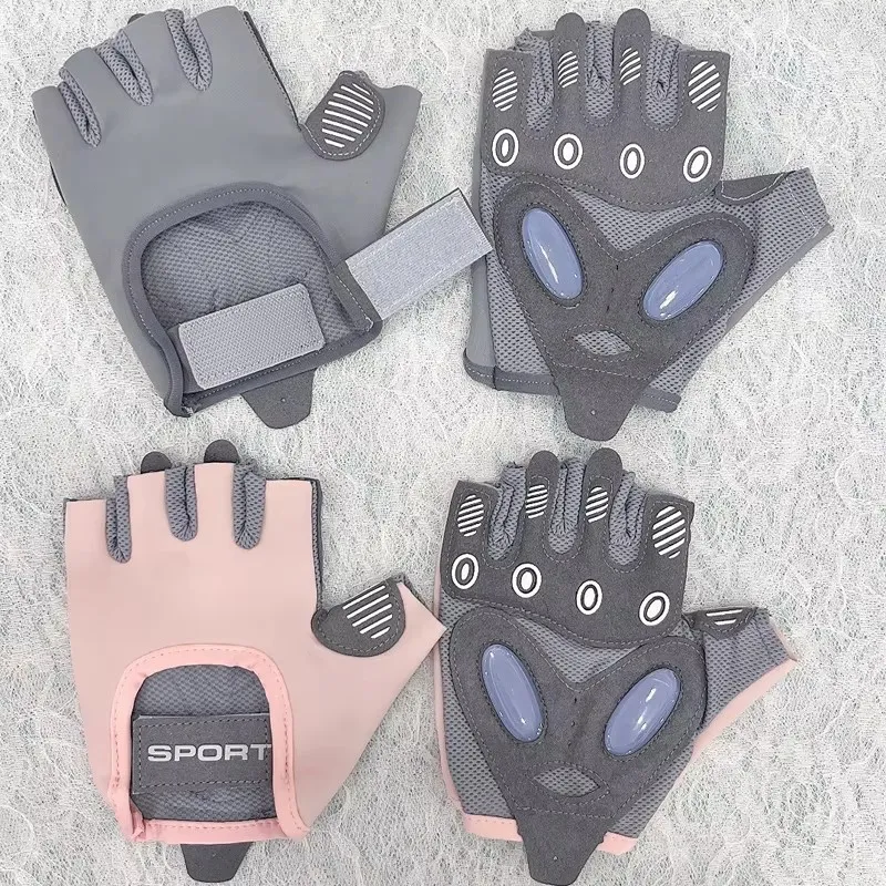 Sports Gloves View 2