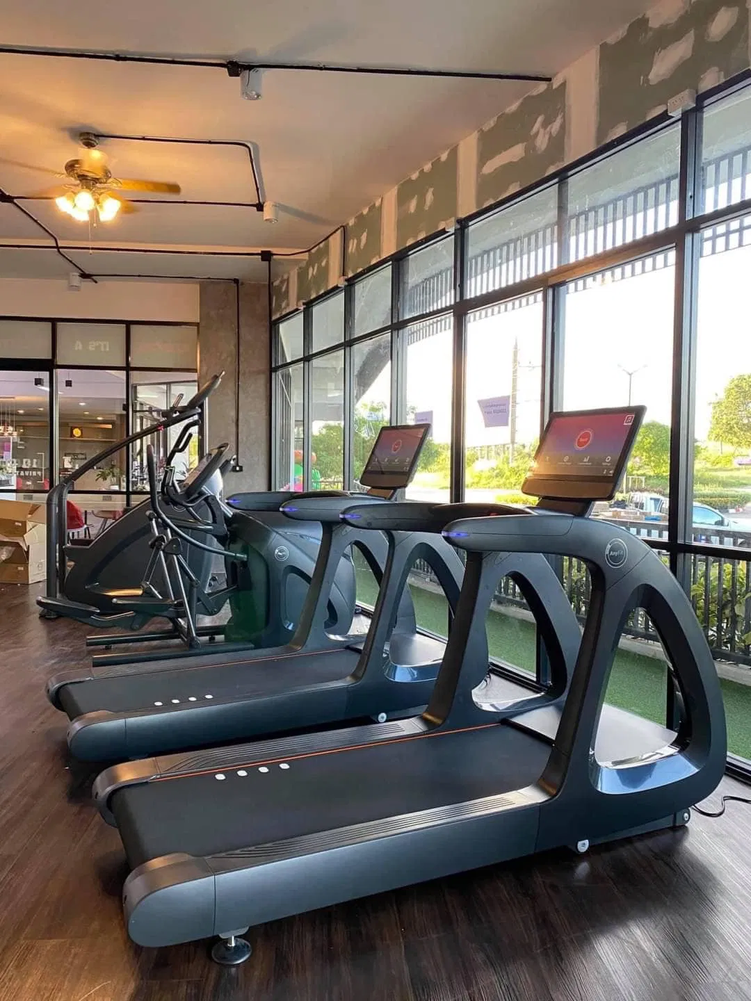 Commercial Touch Screen Treadmill for Gym Use Luxury Cardio Machines