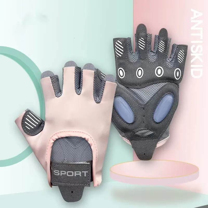 Sports Gloves View 4