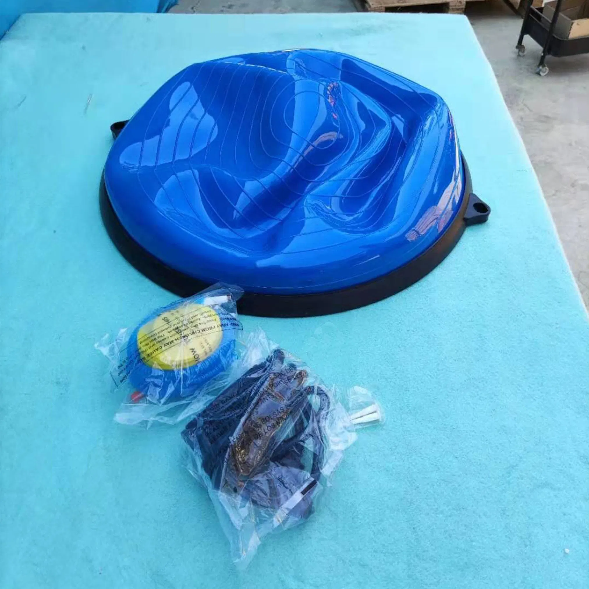 Gym Equipment Exercise Body Building PVC Yoga Pilates Half Balance Fitness Ball for Pilate Workout and Exercise