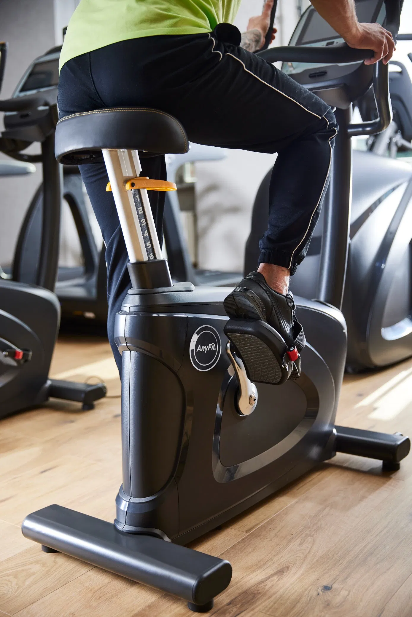 Wholesale Indoor Body Fit Bike Commercial Magnetic Healthware Professional Gym Spin/Spinning/Exercise Bike Price for Fitness/Upright/Giant/Recumbent