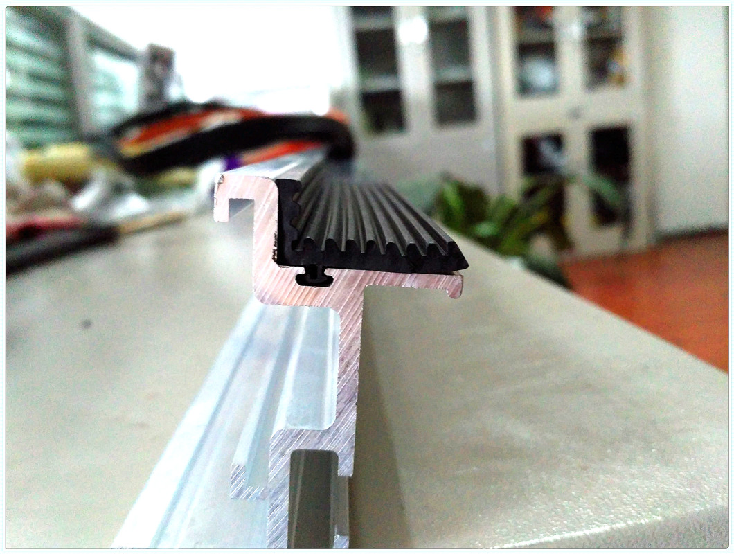 Factory EPDM Rubber Strip for Solar Roof Mounting