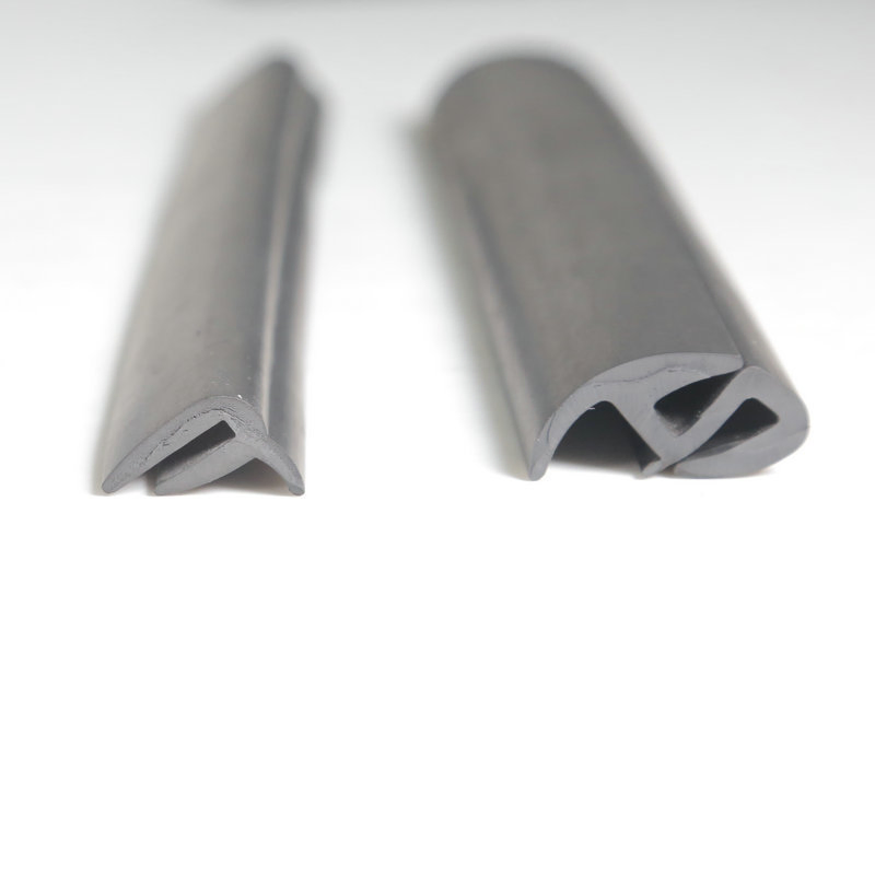 Customized Shape PVC Sealing Strips for Automotive Glass Window Mounting