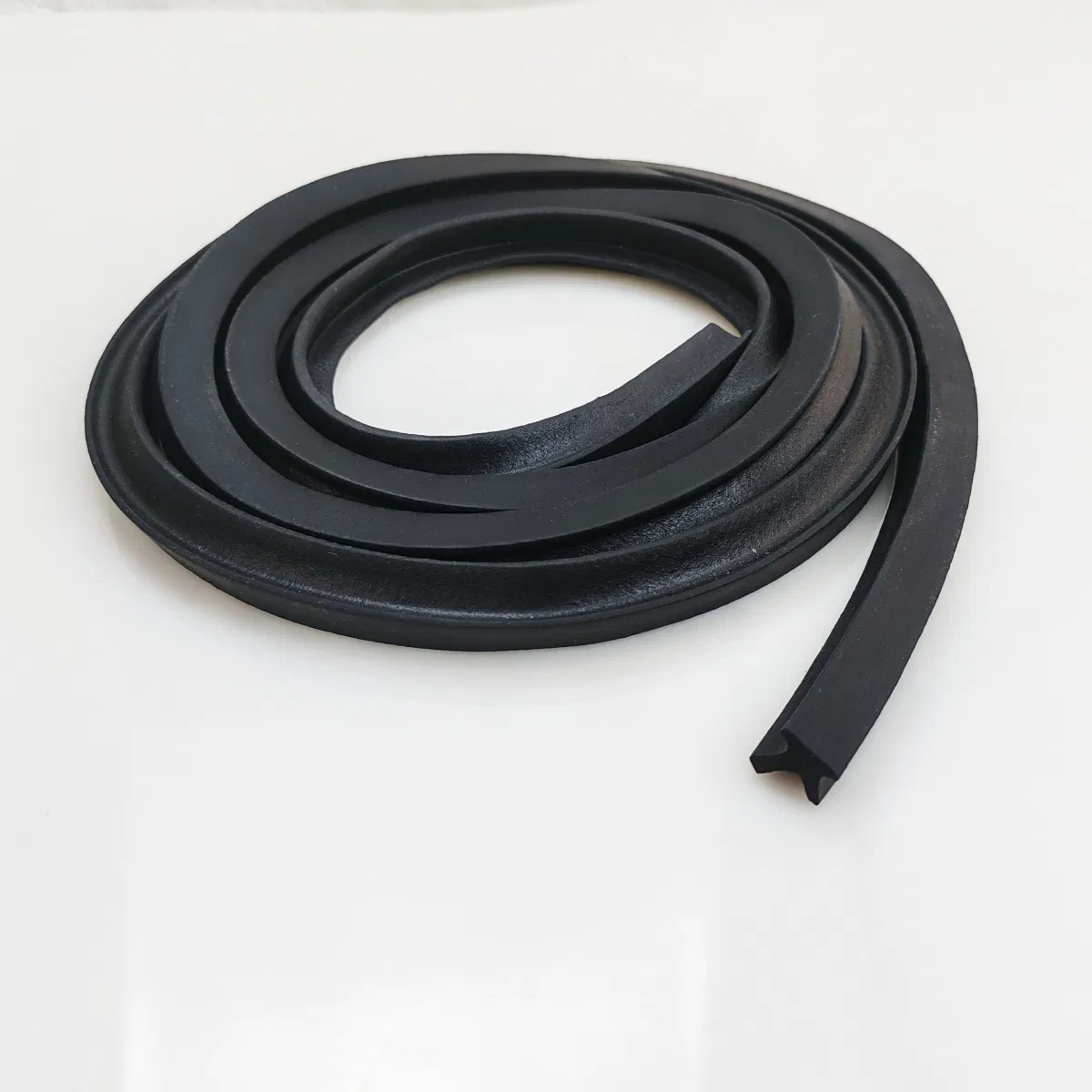Custom Frame Strip and Trunk Strip Sponge Rubber Seal Strip for Car Body