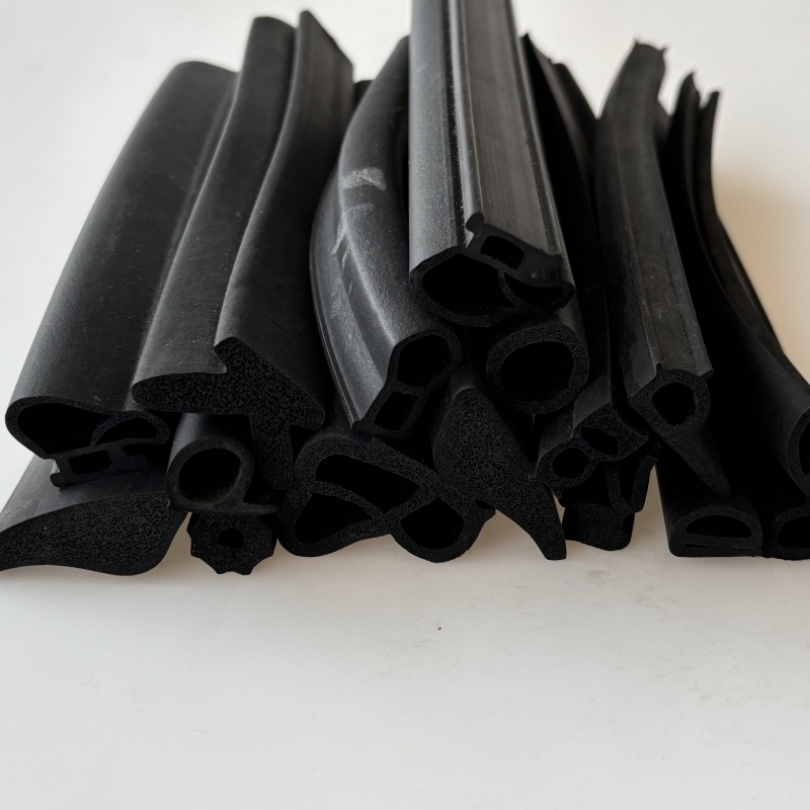 EPDM Material Hood Seal Strip and Trunk Seal for Car
