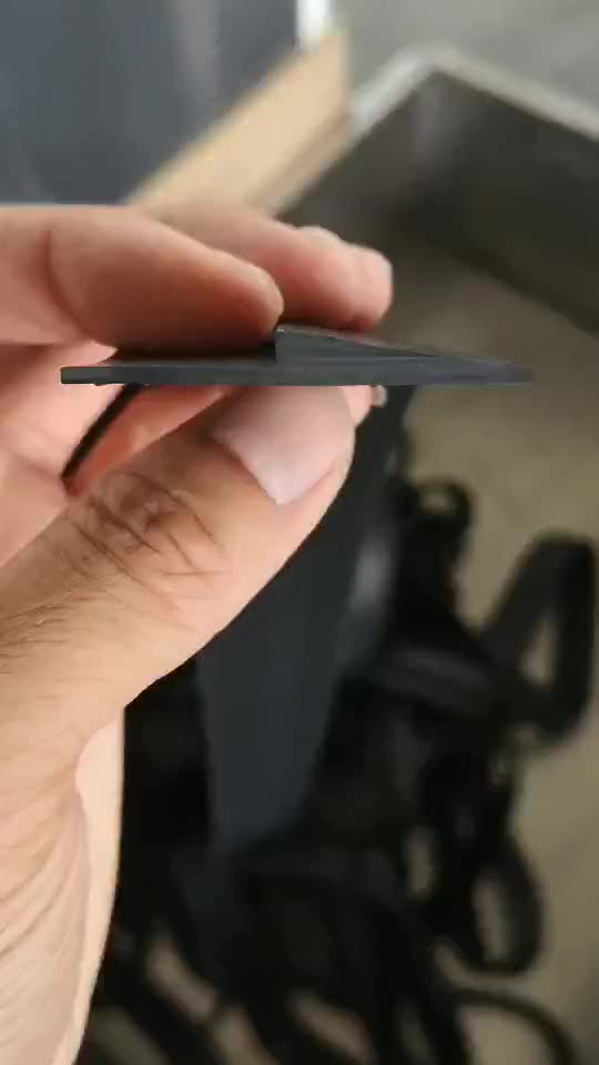 Customized Shape PVC Sealing Strips for Automotive Glass Window Mounting