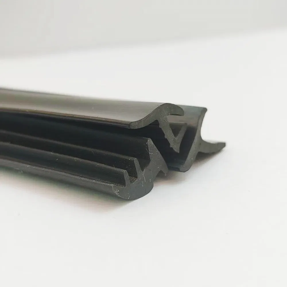 Car Sun Roof and Rear Window Extrusion Rubber Product Seal Strip Pb05A/D