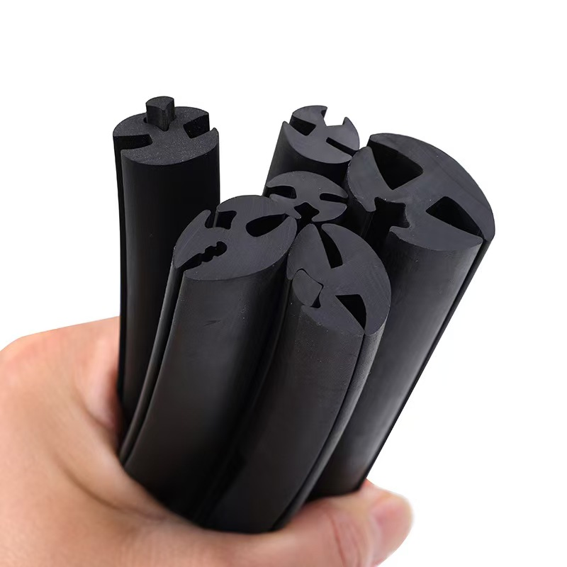 Premium Round Extruded Sponge Rubber Sealing Silicone Foam Seal Strip for Automotive &amp; Construction