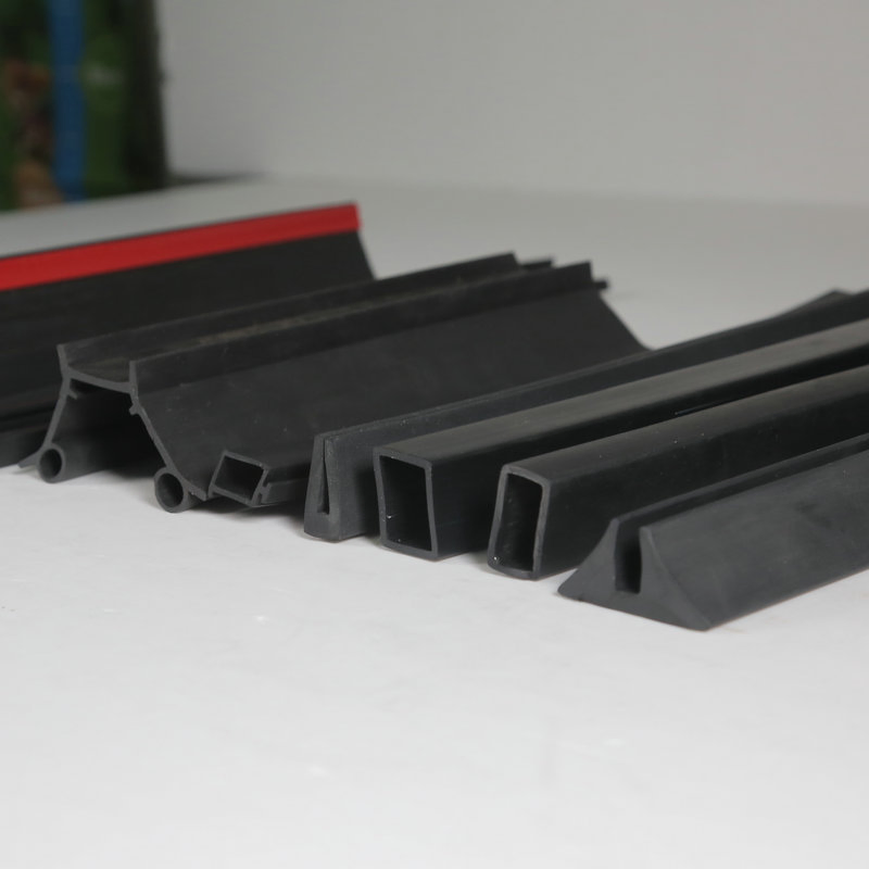 Customized Shape PVC Sealing Strips for Automotive Glass Window Mounting
