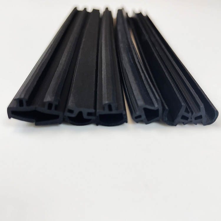 Profession Factory Making Car Roof EPDM Rubber Extruded Silicone Rubber Seal Strip