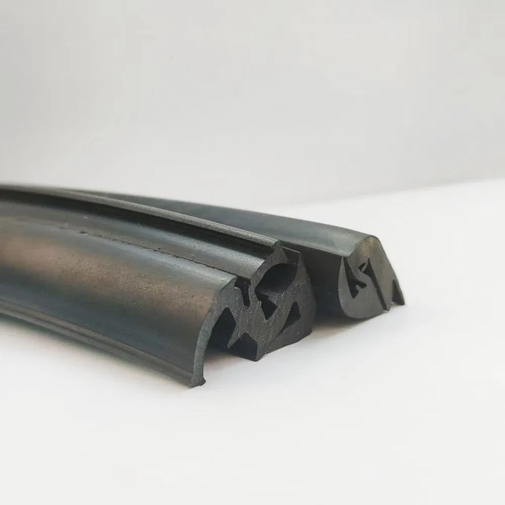 Car Sun Roof and Rear Window Extrusion Rubber Product Seal Strip Pb05A/D