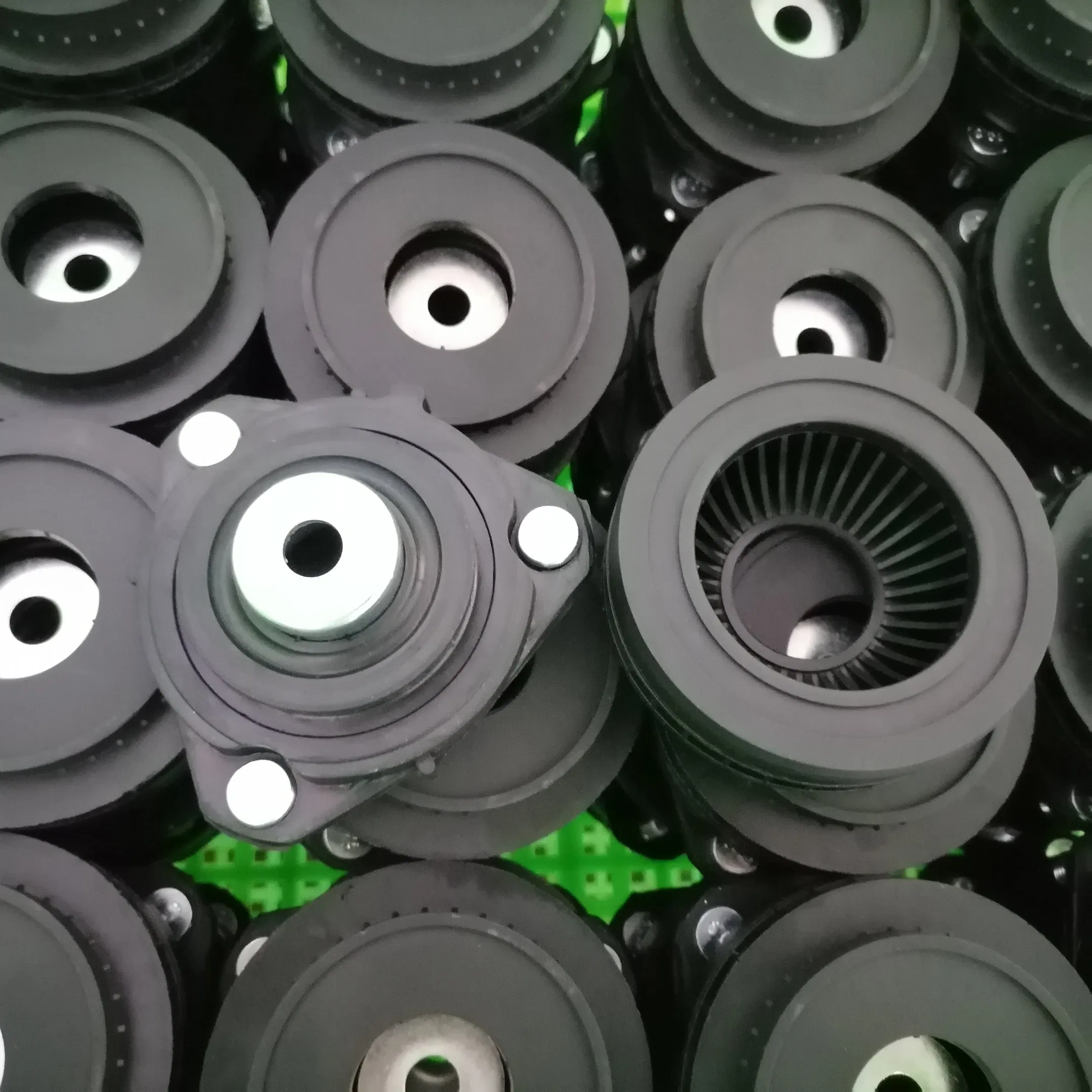 Automotive Parts Front Right Rubber Strut Mount 48603-33020 48603-33021 for Toyota