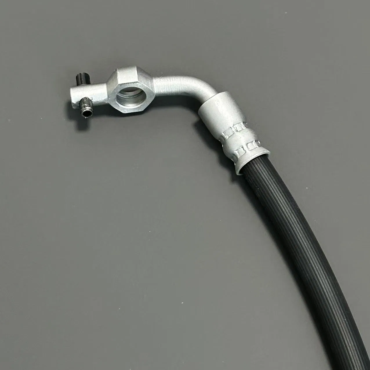 High Quality DOT Fmvss106 Standard 1/8 Inch OEM Flexible Rubber Brake Hose SAE J1401 Automotive and Motorcycle Hydraulic Oil Pipe Braking Systems