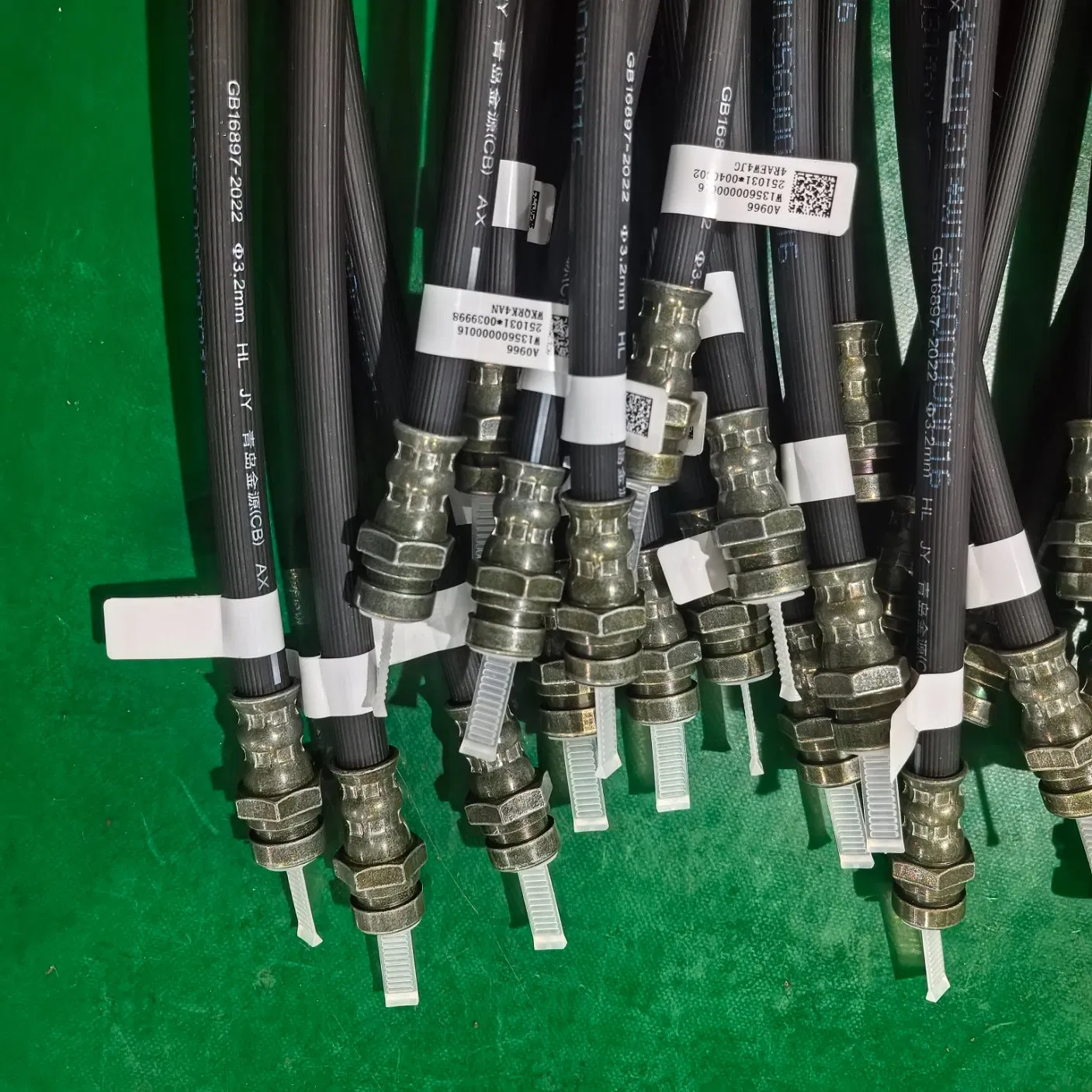 High Quality DOT Fmvss106 Standard 1/8 Inch OEM Flexible Rubber Brake Hose SAE J1401 Automotive and Motorcycle Hydraulic Oil Pipe Braking Systems