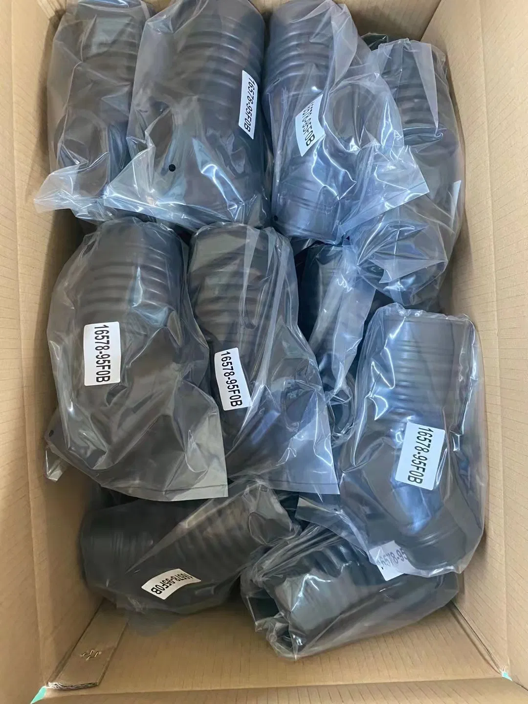 Customize Auto Parts Cooling System Radiator Water Pipe Hose 3875280582 Radiator Hose for Mercedes Benz Truck Hose