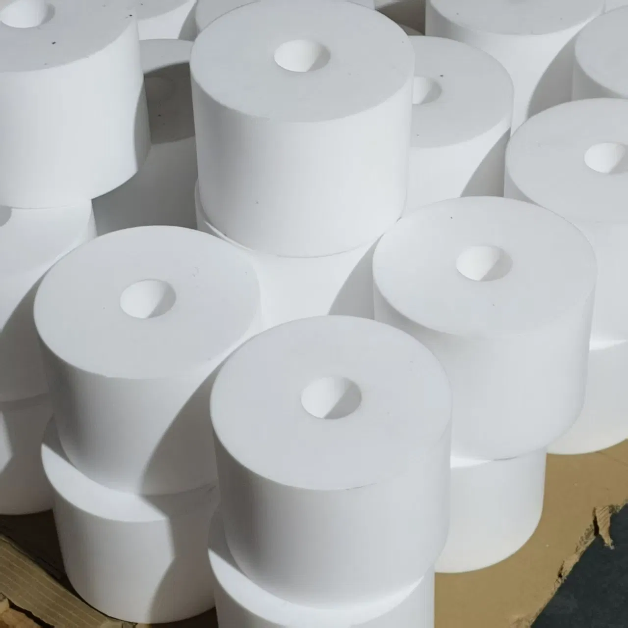 High-Performance White or Black PTFE Tubing for Industrial Fluid Transfer Needs