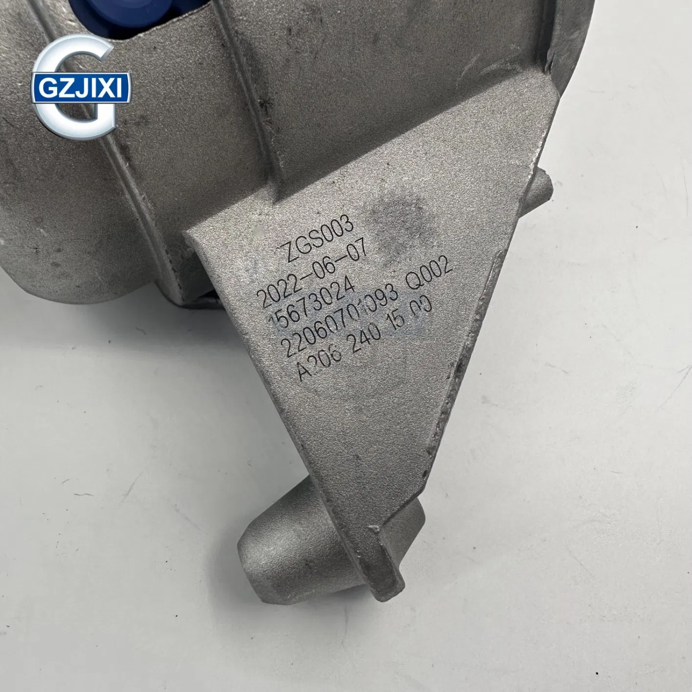 2062401400 Car Auto Parts Engine Mount Hydraulic Motor Support for Mercedes Benz W206 Sprinter