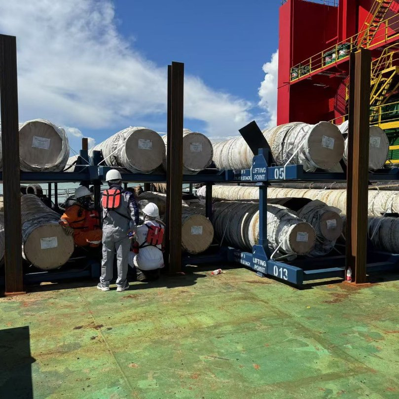 Saltwater-Resistant EPDM Pre-Shaped Elbow Hose for Marine Cooling Systems