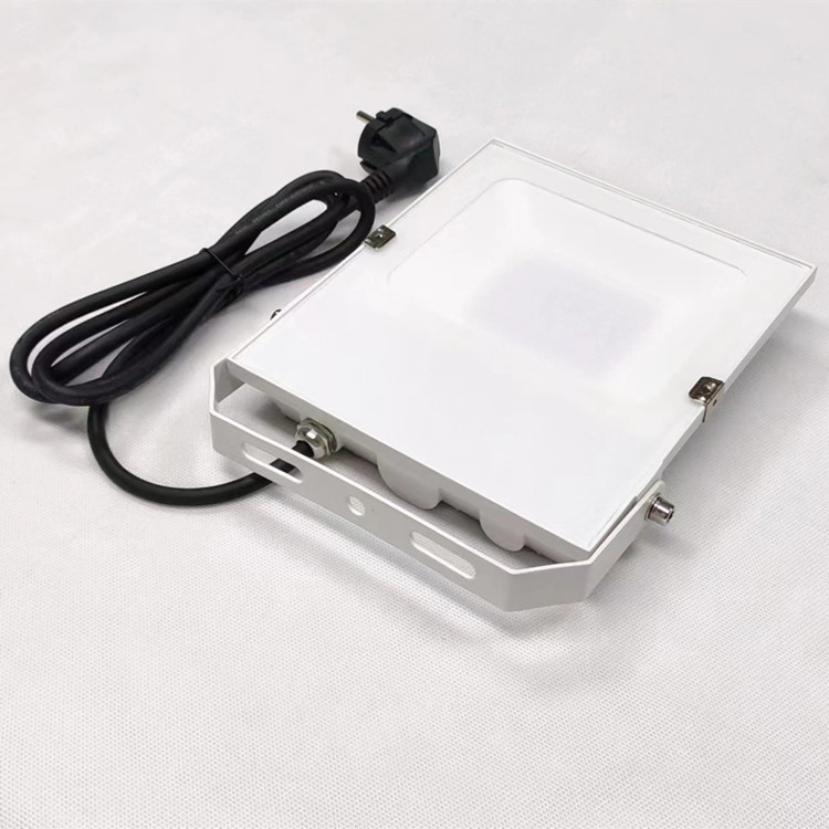 Luz de Cultivo LED de Espectro Completo de Altos Rendimentos para Plantas Médicas Comerciais 10watt 20watt 30watt 50watt Interior Exterior IP65 Alto Umol 660nm Luminária LED de Chip Vermelho ETL