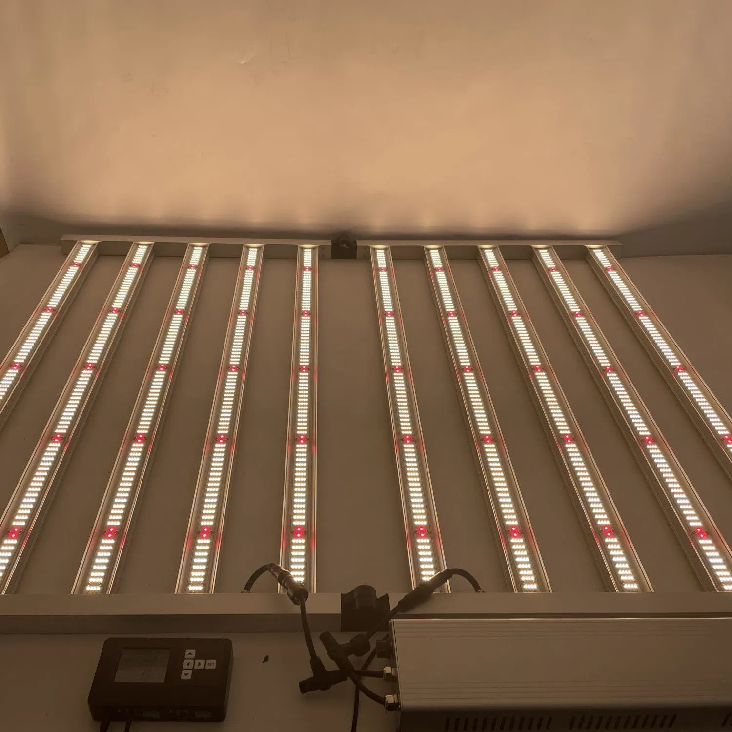 320W Luz de Cultivo LED de Espectro Completo com Botão de Dimerização Luz de Planta Sunlike para Hidroponia Suculentas Fácil de Montar 180 Dobrável