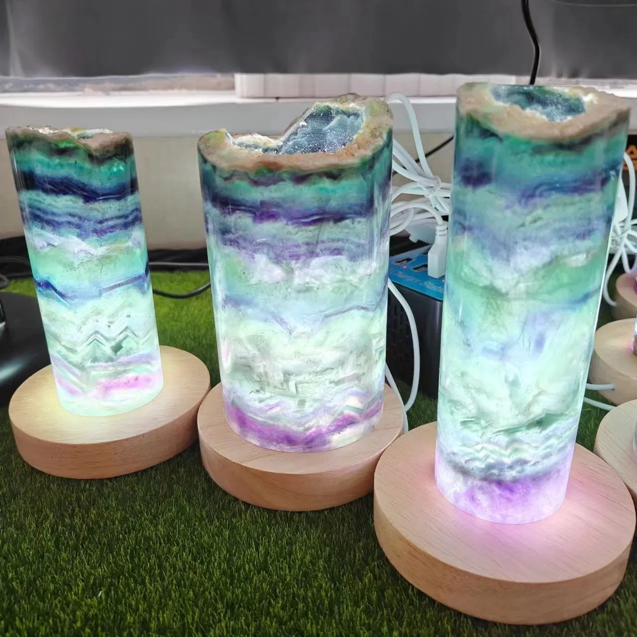 Lâmpada de Fluorita Natural Esculpida à Mão de Alta Qualidade por Atacado para Decoração de Casa