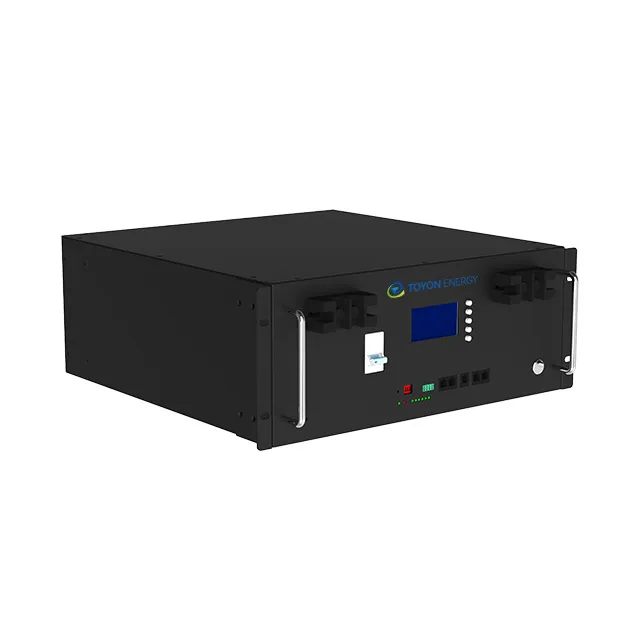 48V 51.2V 100ah 200ah خزانة بطارية ليثيوم أيون ذات سعة عالية مثبتة على الرف LiFePO4 لنظام الطاقة الشمسية