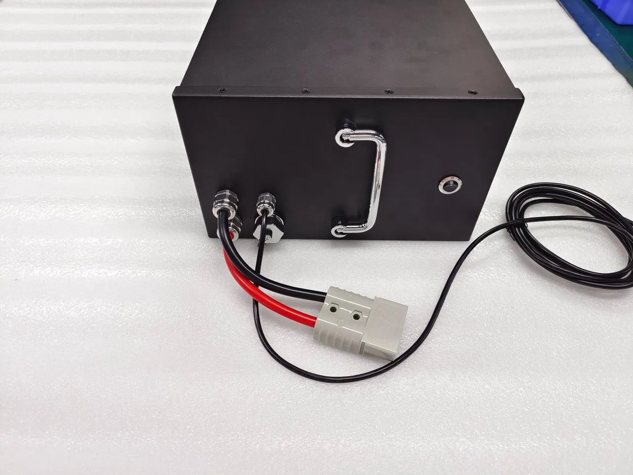 بطاريات ليثيوم عميقة الدورة ODM OEM LiFePO4 بطاريات 24V 25.6V 48V 60V 72V 20ah 30ah 50ah 70ah 80ah 100ah بطاريات روبوتات لآلات التنظيف الخارجية AMR AGV