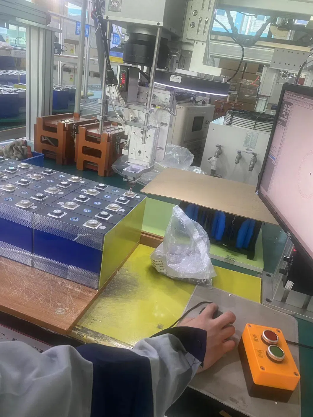 سعر مصنع OEM لبطارية ليثيوم أيون لسيارة جولف LiFePO4 51.2V 105ah 150ah 72V 105ah 5 سنوات ضمان