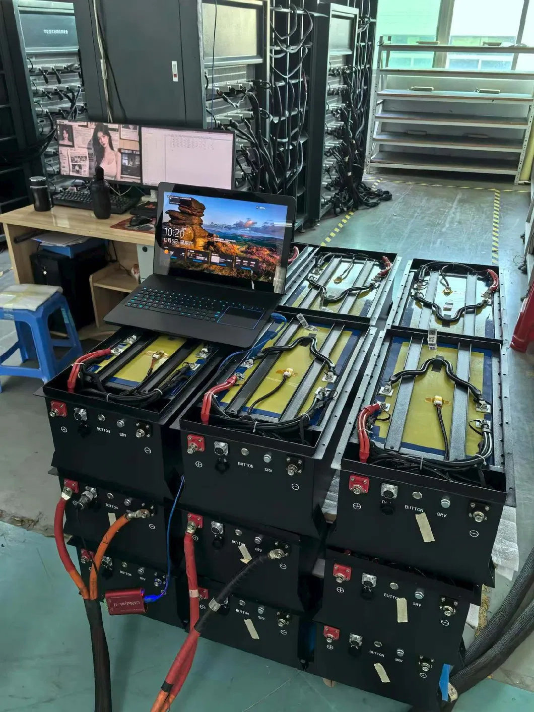 سعر مصنع OEM لبطارية ليثيوم أيون لسيارة جولف LiFePO4 51.2V 105ah 150ah 72V 105ah 5 سنوات ضمان