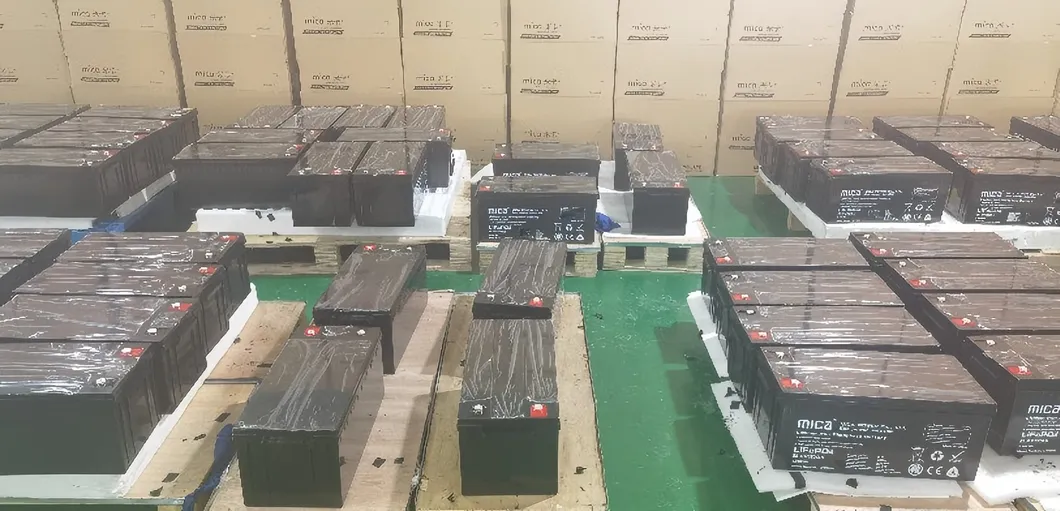 نظام تخزين الطاقة الشمسية خارج الشبكة 24V 50ah 100ah 150ah 200ah حزمة بطارية ليثيوم LiFePO4 مع عاكس لنظام تخزين الطاقة الشمسية للمنازل والقوارب في السعودية