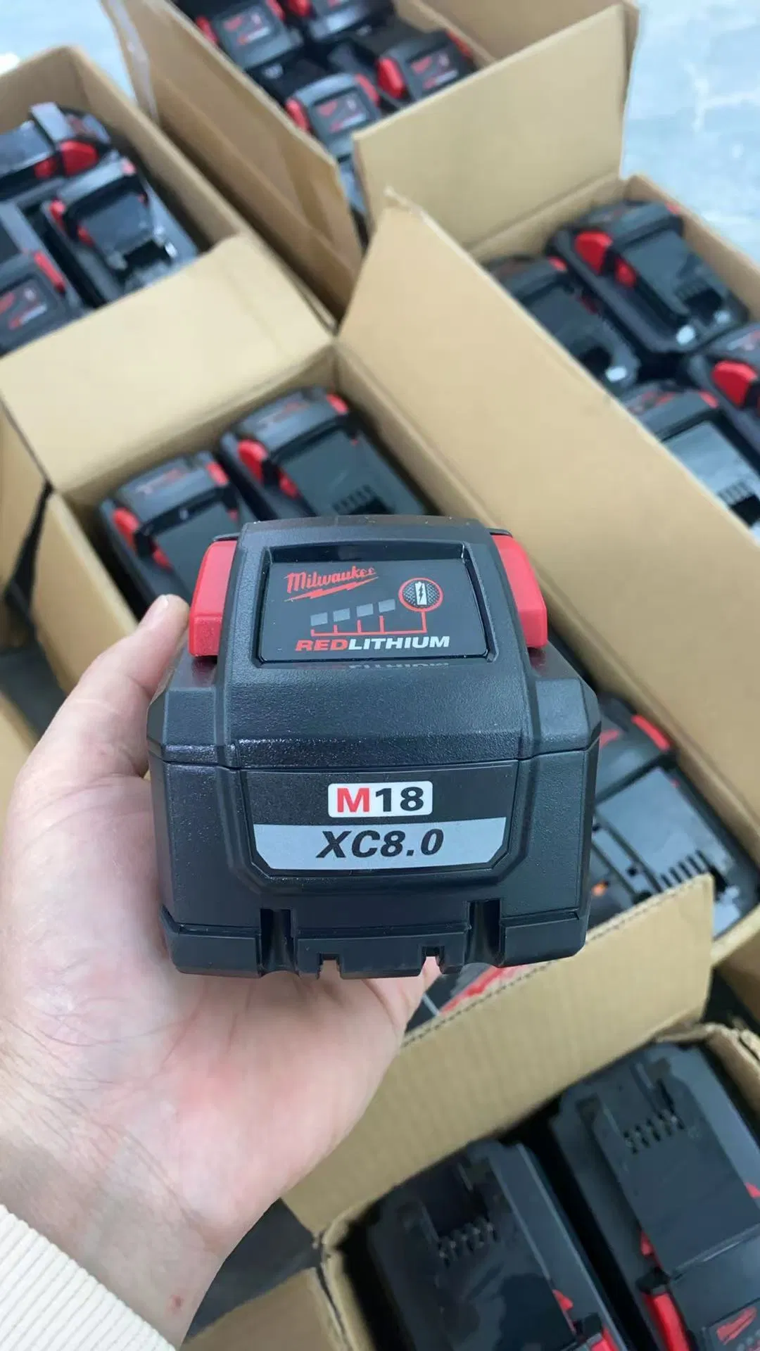 بطارية بديلة أيون الليثيوم بالجملة 18V 8.0ah لأدوات الطاقة ميلووكي M18، تصنيع المعدات الأصلية