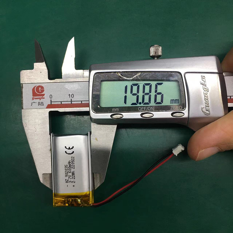 بطارية ليثيوم بوليمر قابلة لإعادة الشحن صغيرة عالية الجودة بالجملة 902035 3.7V 600mAh CE
